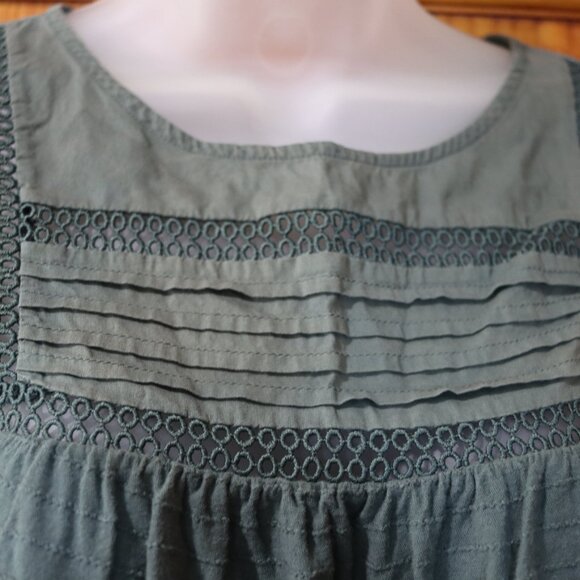 Loft Green Tank Top with Lacey Details Key Hole Med - Picture 6 of 11